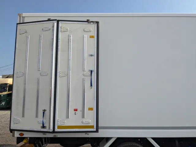 いすゞ エルフ 2PG-NPS88AN(4WD)の写真31