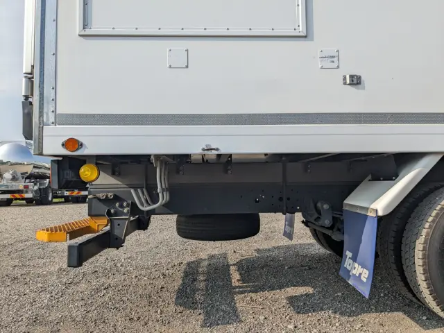 いすゞ エルフ 2PG-NPS88AN(4WD)の写真32