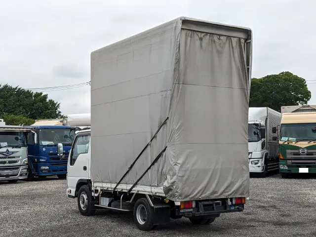 いすゞ エルフ BKG-NHR85A(2WD)の写真4