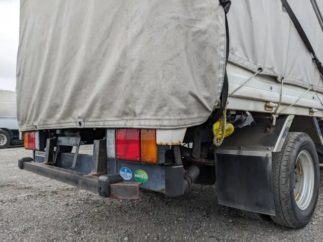 いすゞ エルフ BKG-NHR85A(2WD)の写真7