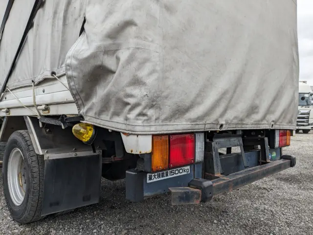 いすゞ エルフ BKG-NHR85A(2WD)の写真8