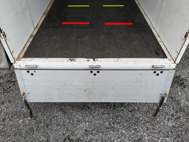 いすゞ エルフ BKG-NHR85A(2WD)の写真11