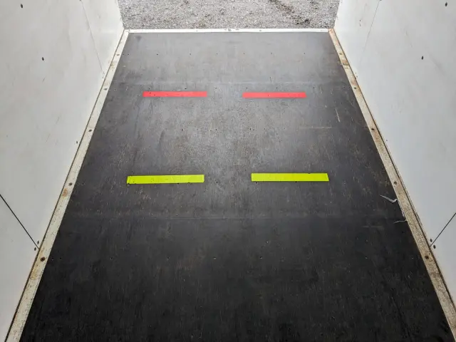 いすゞ エルフ BKG-NHR85A(2WD)の写真18