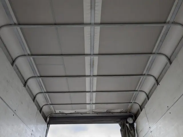 いすゞ エルフ BKG-NHR85A(2WD)の写真19