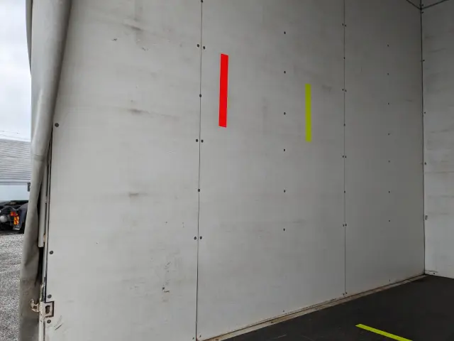 いすゞ エルフ BKG-NHR85A(2WD)の写真21