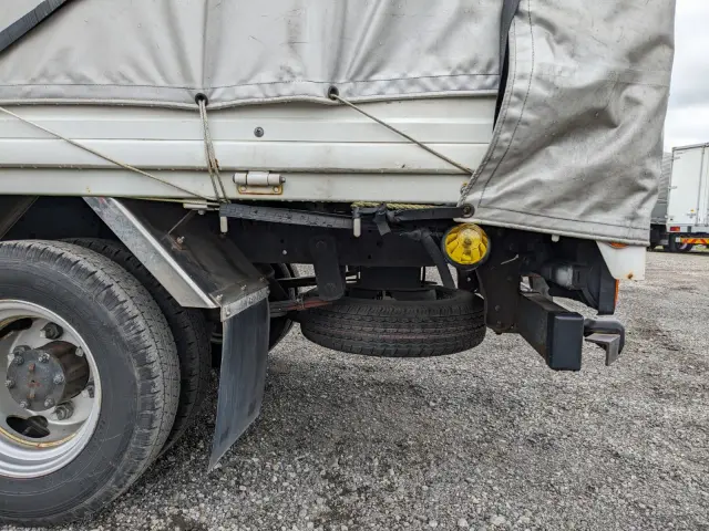 いすゞ エルフ BKG-NHR85A(2WD)の写真22