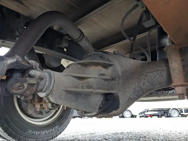 いすゞ エルフ BKG-NHR85A(2WD)の写真24