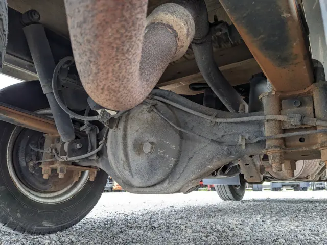 いすゞ エルフ BKG-NHR85A(2WD)の写真28