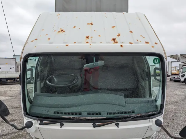 いすゞ エルフ BKG-NHR85A(2WD)の写真37