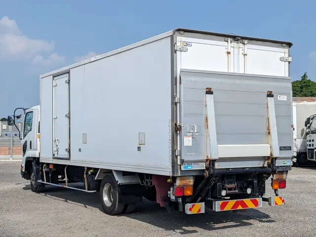 いすゞ フォワード TKG-FRR90S2(2WD)の写真4