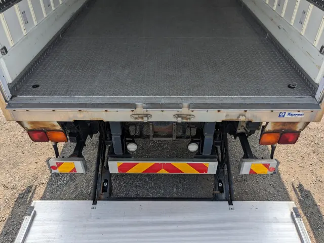 いすゞ フォワード TKG-FRR90S2(2WD)の写真14