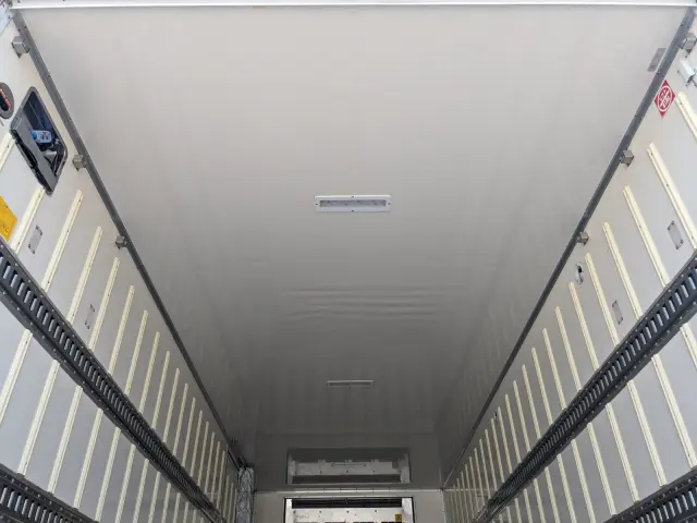 いすゞ フォワード TKG-FRR90S2(2WD)の写真18