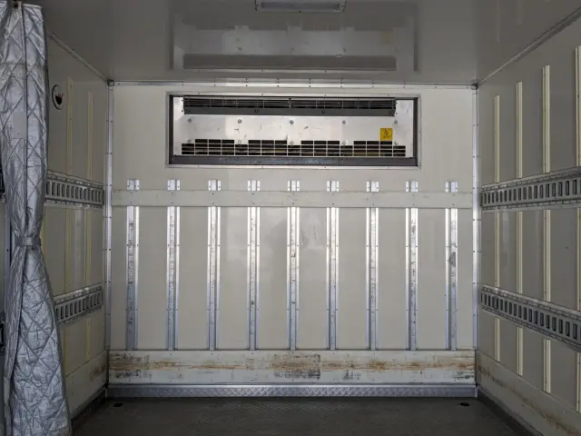 いすゞ フォワード TKG-FRR90S2(2WD)の写真21