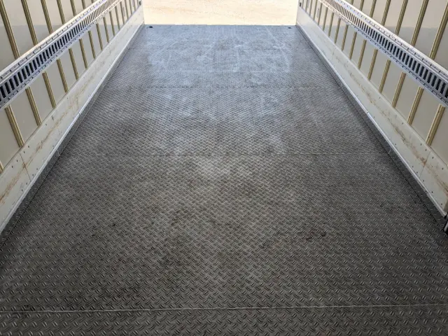 いすゞ フォワード TKG-FRR90S2(2WD)の写真22