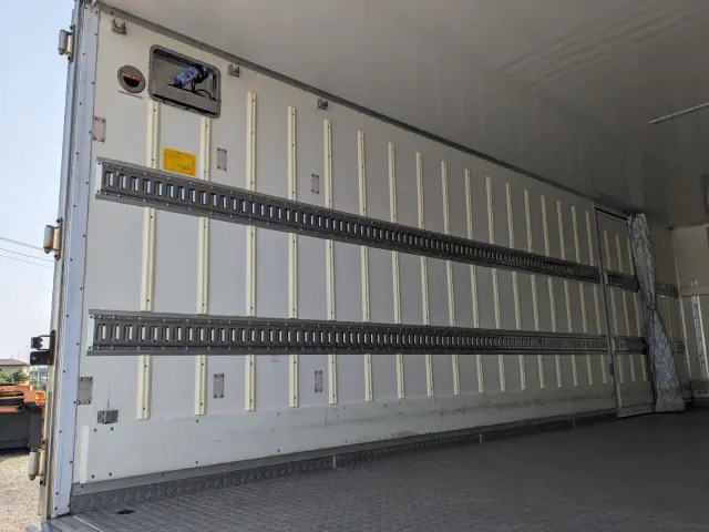 いすゞ フォワード TKG-FRR90S2(2WD)の写真24