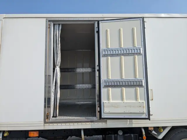 いすゞ フォワード TKG-FRR90S2(2WD)の写真30