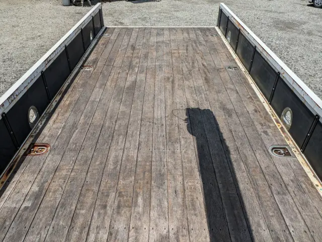 いすゞ フォワード 2PG-FRR90S1(2WD)の写真15