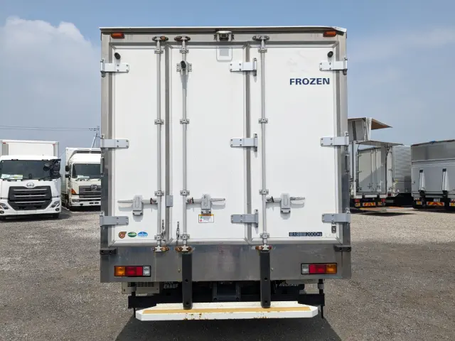 三菱 キャンター TPG-FEB50(2WD)の写真6