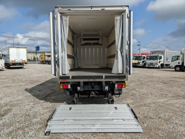 いすゞ エルフ TPG-NPR85AN(2WD)の写真11