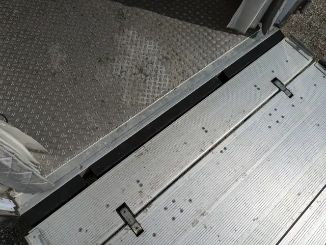 いすゞ エルフ TPG-NPR85AN(2WD)の写真15