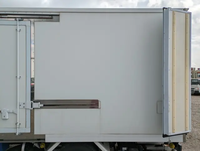 いすゞ エルフ TPG-NPR85AN(2WD)の写真22