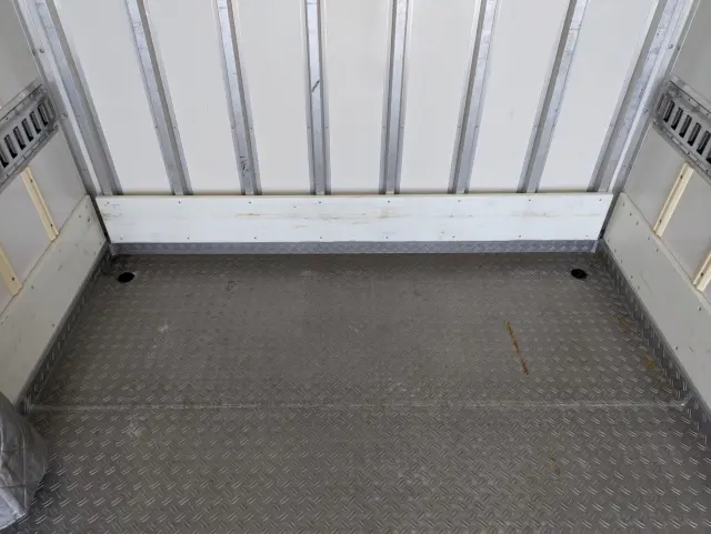 いすゞ エルフ TPG-NPR85AN(2WD)の写真16