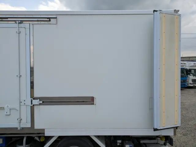 いすゞ エルフ TPG-NPR85AN(2WD)の写真22