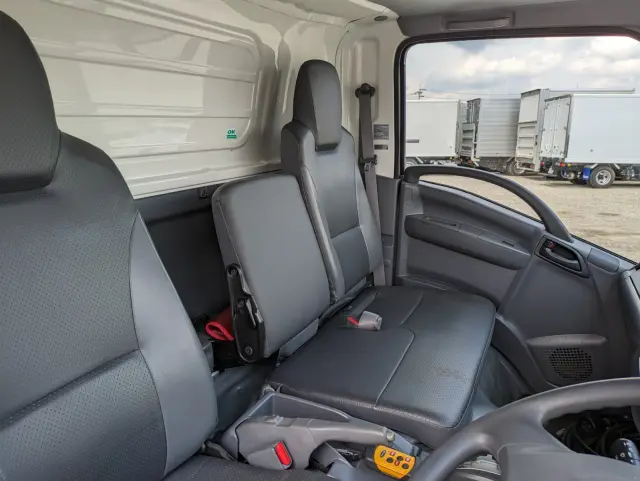 いすゞ エルフ TPG-NPR85AN(2WD)の写真41