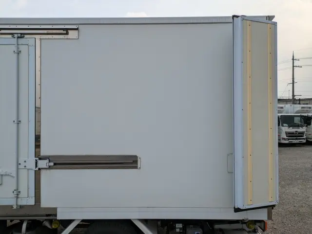 日野 デュトロ TPG-XZU712M(2WD)の写真22