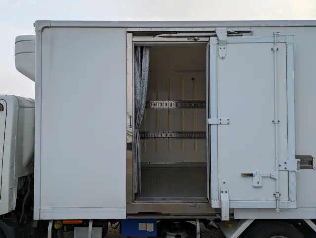 日野 デュトロ TPG-XZU712M(2WD)の写真28
