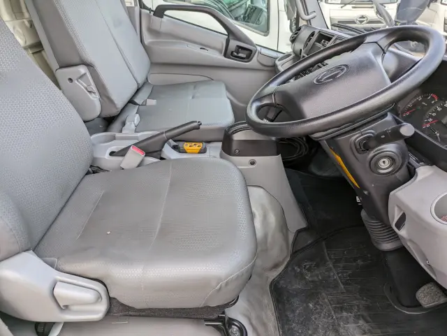 日野 デュトロ TPG-XZU712M(2WD)の写真39