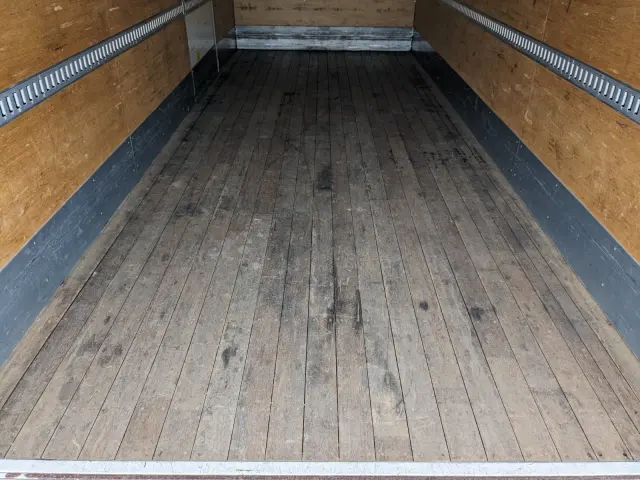 いすゞ フォワード TKG-FRR90S2(2WD)の写真16