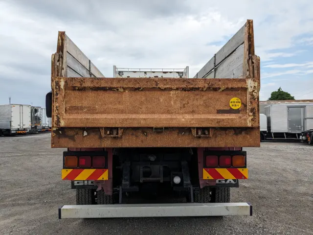 いすゞ ギガ QKG-CXZ77AT(6x4)の写真6