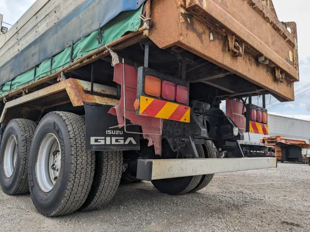 いすゞ ギガ QKG-CXZ77AT(6x4)の写真7