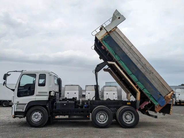 いすゞ ギガ QKG-CXZ77AT(6x4)の写真27