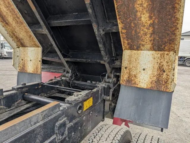 いすゞ ギガ QKG-CXZ77AT(6x4)の写真29