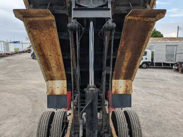 いすゞ ギガ QKG-CXZ77AT(6x4)の写真33