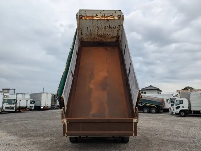 いすゞ ギガ QKG-CXZ77AT(6x4)の写真8