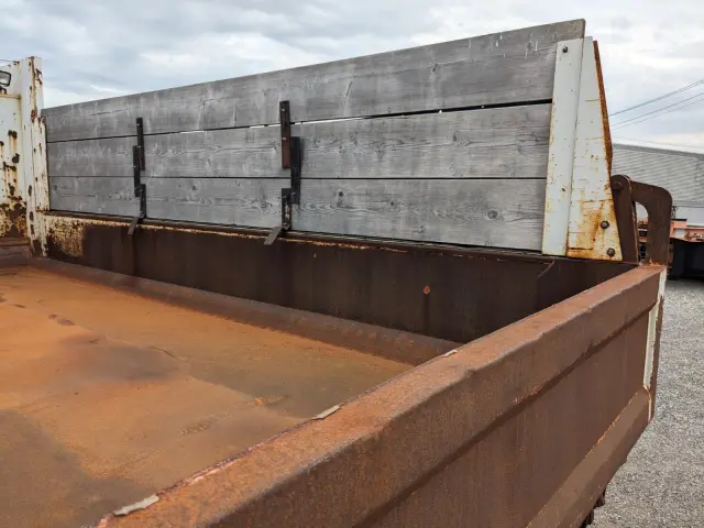 いすゞ ギガ QKG-CXZ77AT(6x4)の写真16