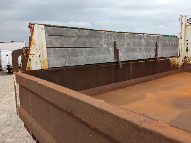 いすゞ ギガ QKG-CXZ77AT(6x4)の写真16