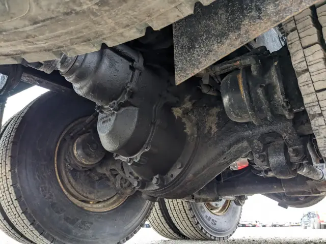 いすゞ ギガ QKG-CXZ77AT(6x4)の写真17