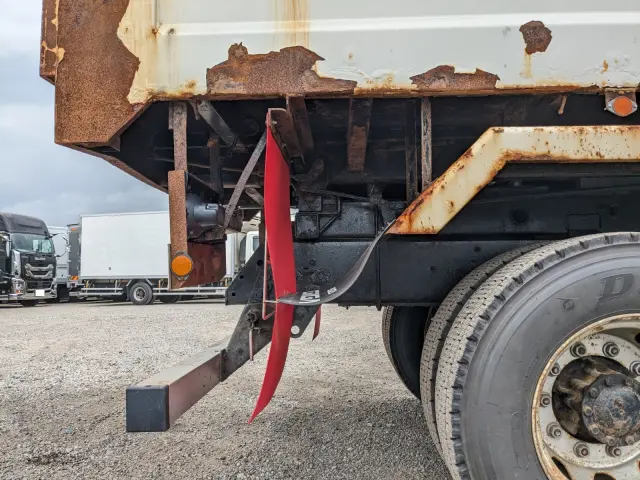 いすゞ ギガ QKG-CXZ77AT(6x4)の写真20