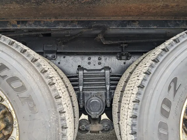 いすゞ ギガ QKG-CXZ77AT(6x4)の写真22