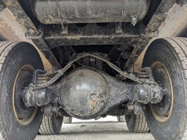 いすゞ ギガ QKG-CXZ77AT(6x4)の写真23