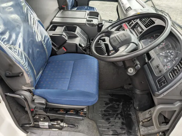 いすゞ ギガ QKG-CXZ77AT(6x4)の写真28