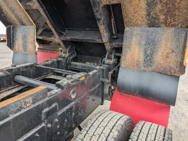 いすゞ ギガ QKG-CXZ77AT(6x4)の写真34