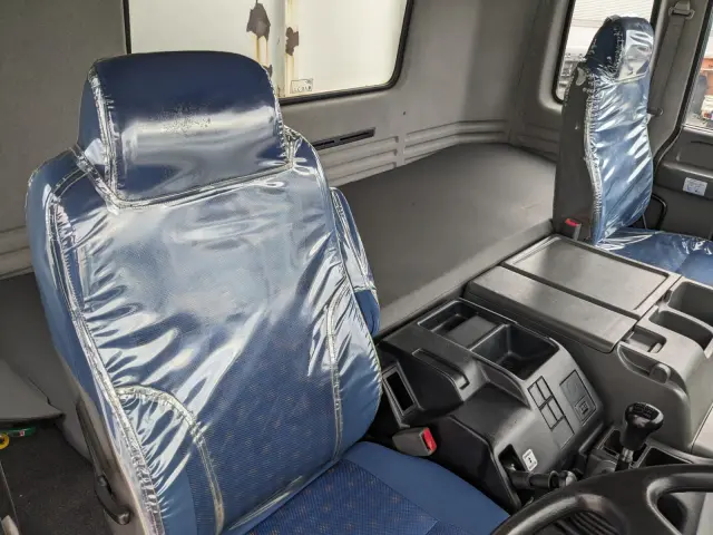 いすゞ ギガ QKG-CXZ77AT(6x4)の写真42