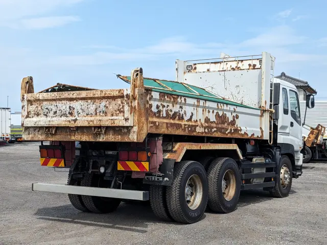 いすゞ ギガ QKG-CXZ77AT(6x4)の写真4