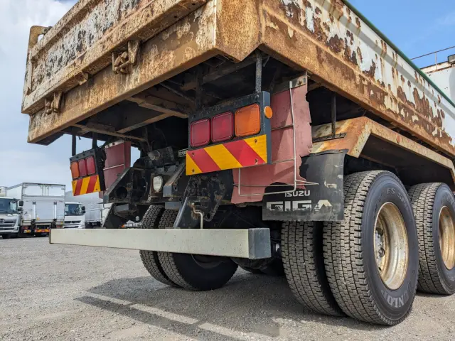 いすゞ ギガ QKG-CXZ77AT(6x4)の写真7