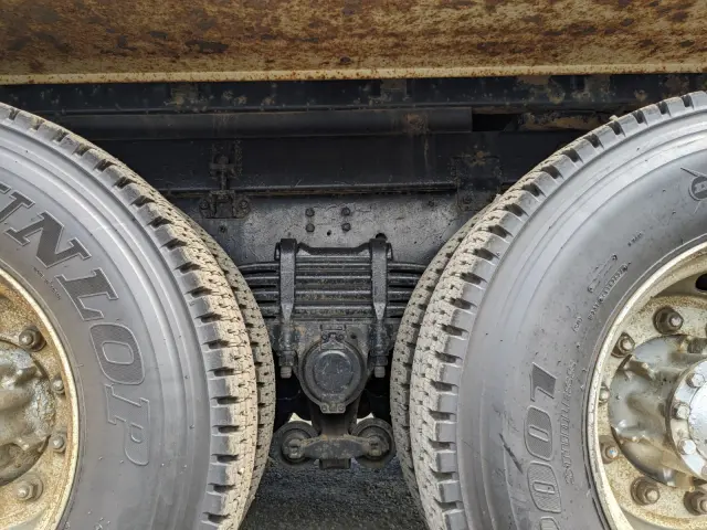 いすゞ ギガ QKG-CXZ77AT(6x4)の写真18